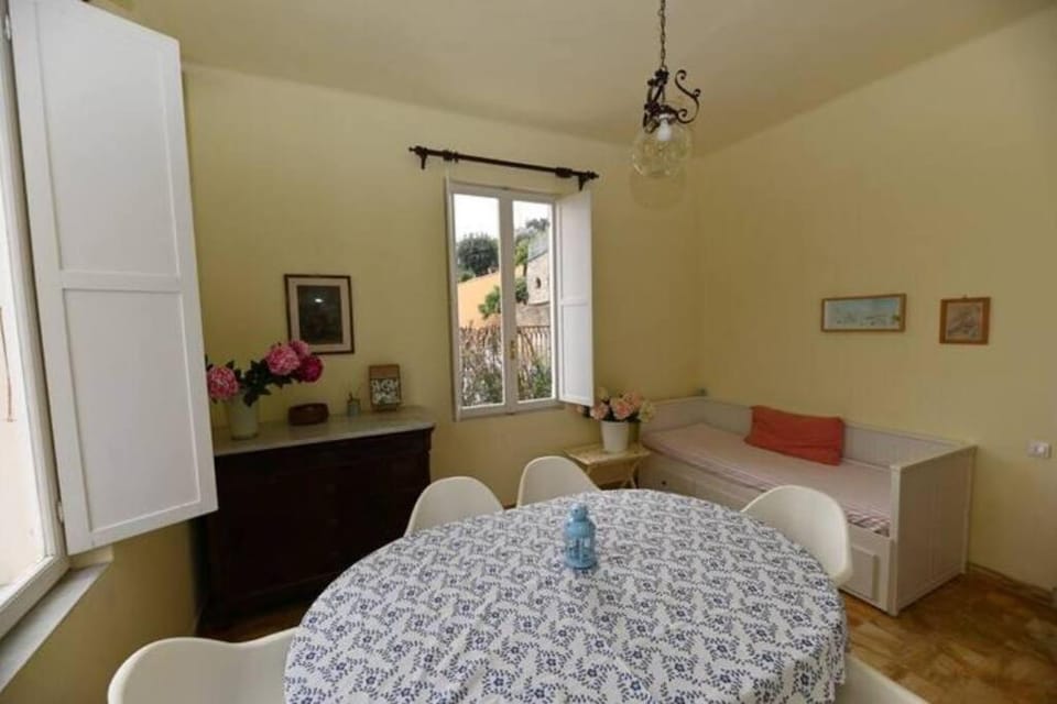 Alassio prima collina appartamento vista mare Apartment in Liguria