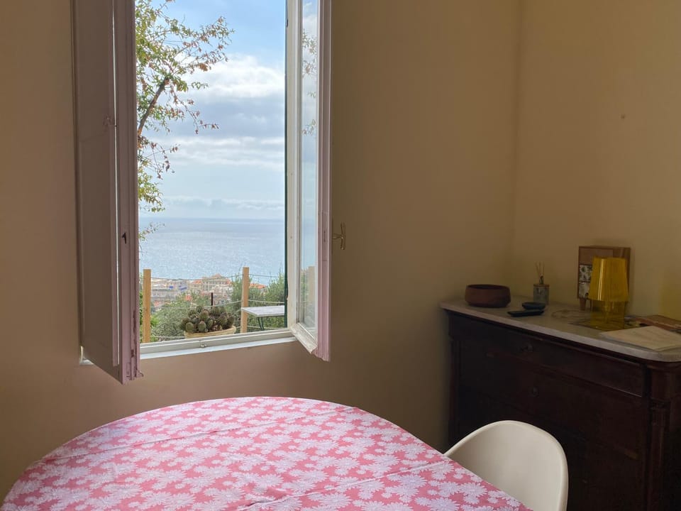 Alassio prima collina appartamento vista mare Apartment in Liguria