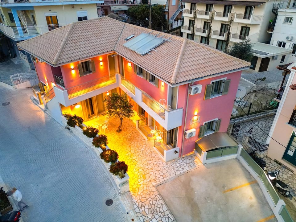 Property building, Day, Neighbourhood
