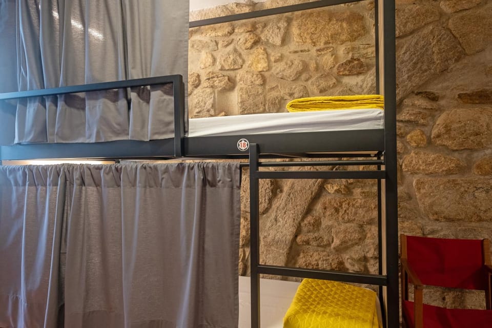 Bed, Photo of the whole room, bunk bed, locker, microwave, air conditioner