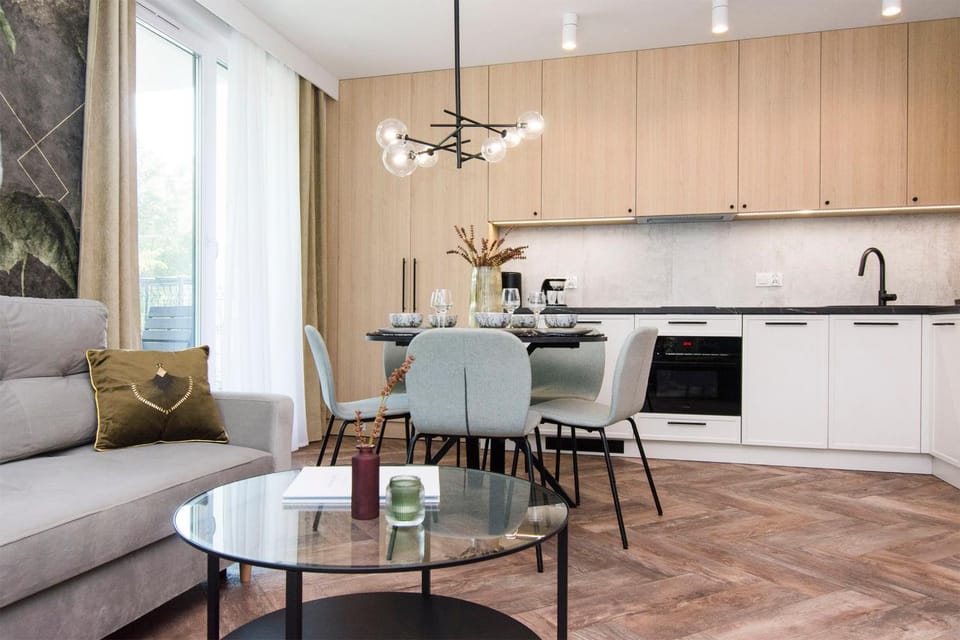 Kitchen or kitchenette, Living room, Seating area, Dining area