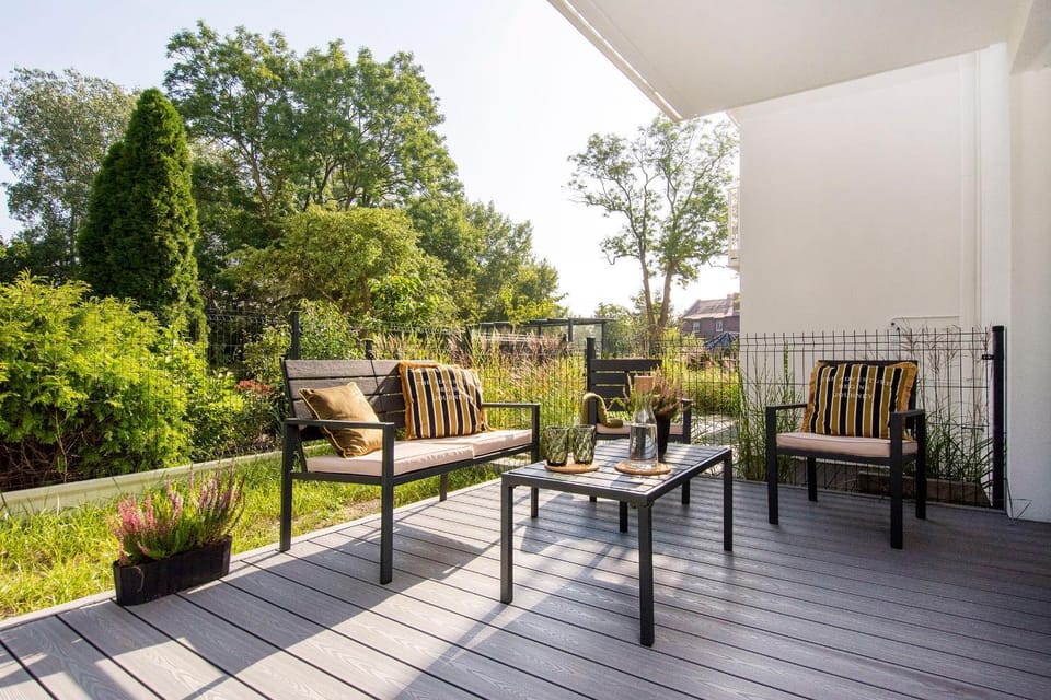 Patio, Spring, Day, Garden, View (from property/room), Balcony/Terrace, Seating area, Garden view
