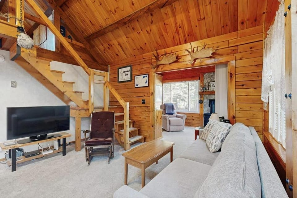 Lily Bay Getaway House in Beaver Cove