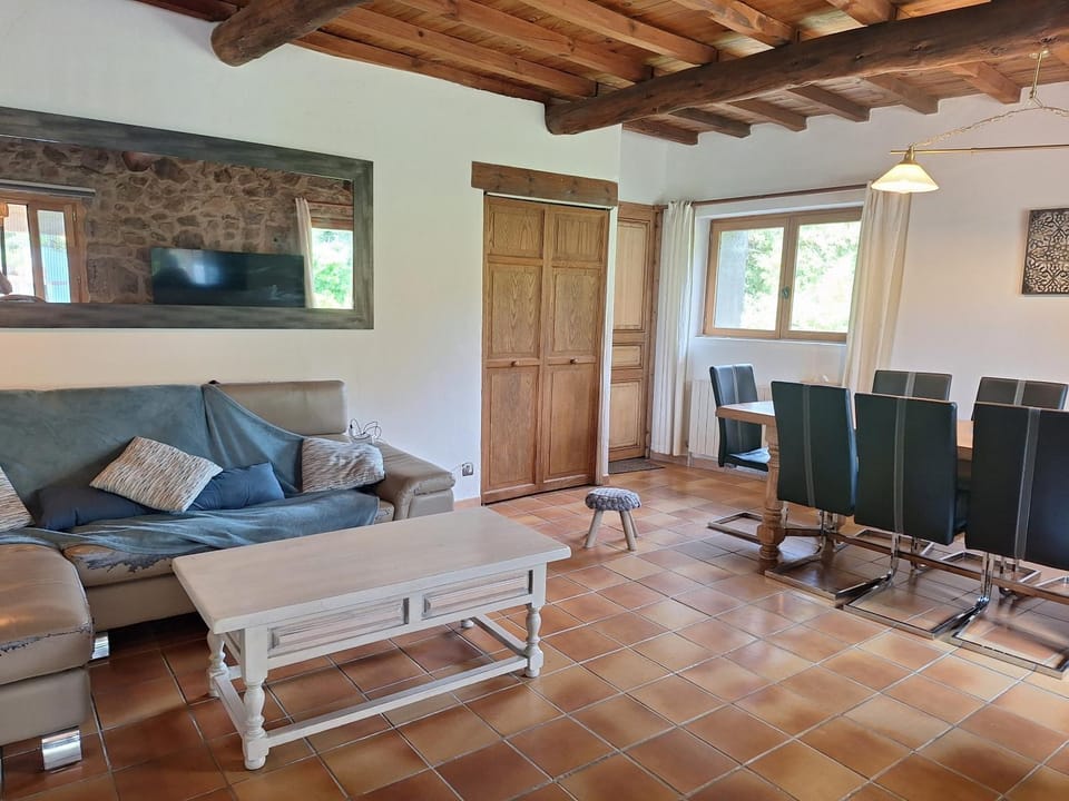 Les Gîtes du Bret House in Provence-Alpes-Côte d'Azur