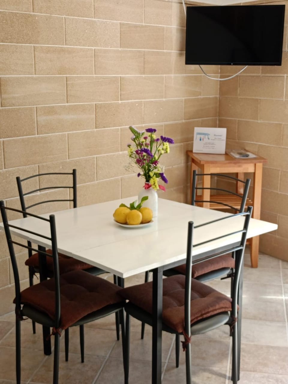 TV and multimedia, Dining area