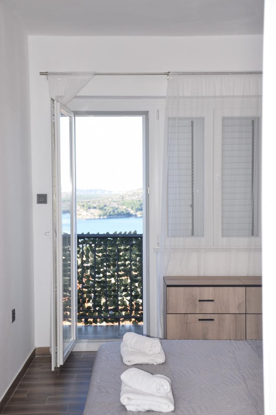 Bed, Balcony/Terrace, Photo of the whole room, Bedroom, Sea view, towels