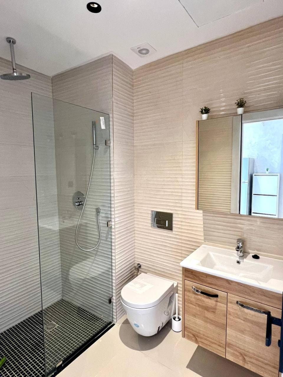 Shower, Bathroom, towels