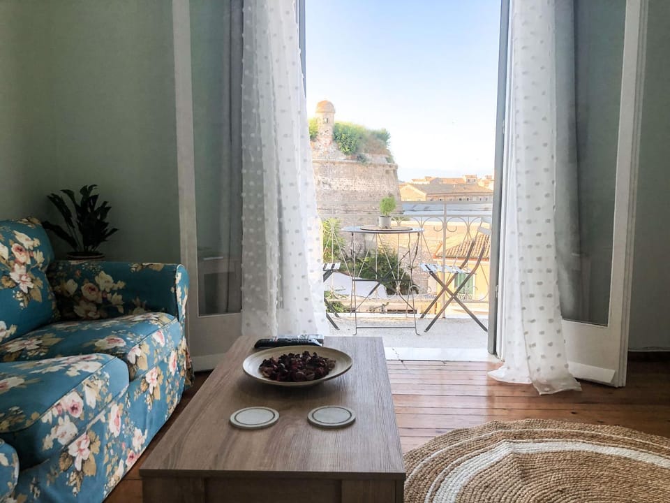 Day, View (from property/room), Balcony/Terrace, Living room, Seating area, Dining area