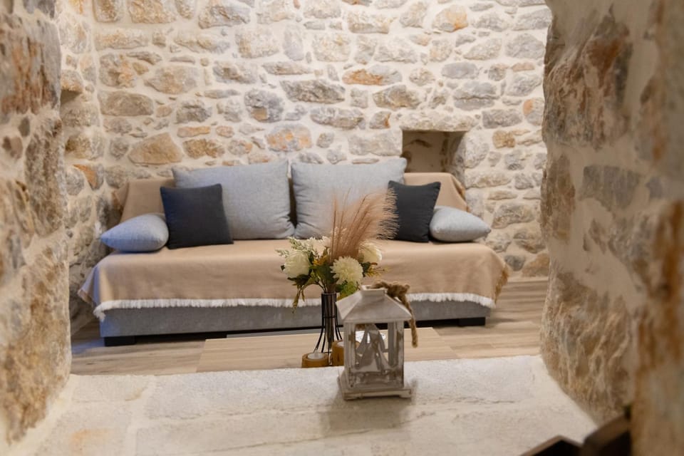 Mainotti's house with balcony Apartment in Peloponnese Region