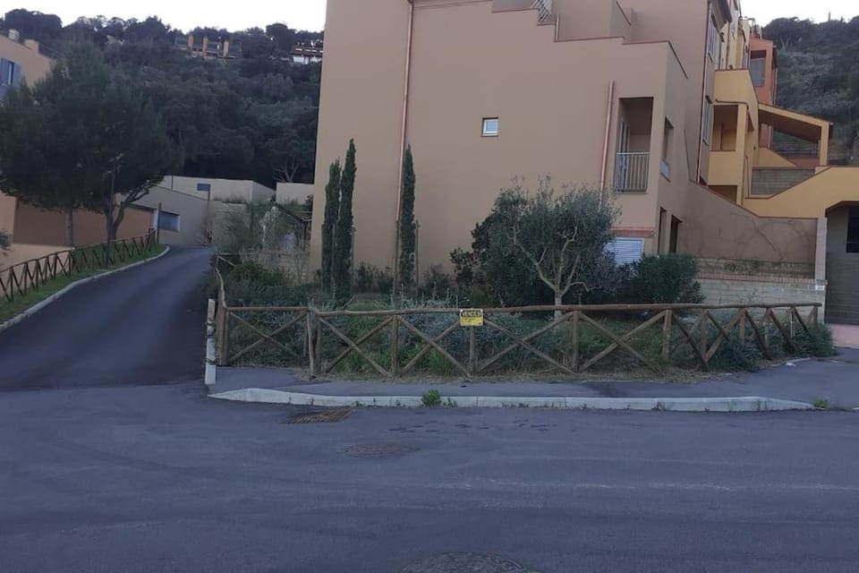 Property building, Street view