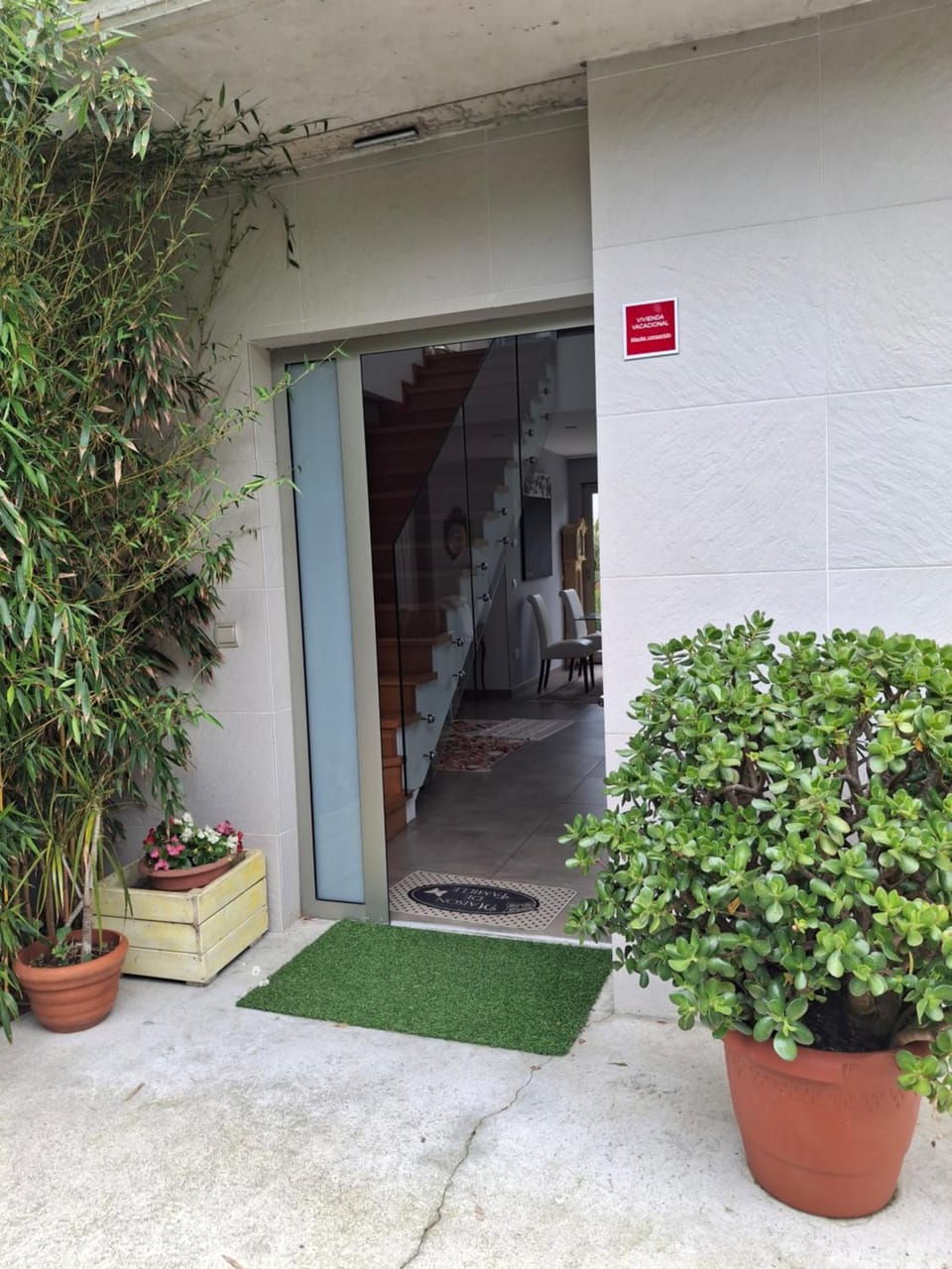 Habitación en casa moderna con jardín Vacation rental in Cantabria