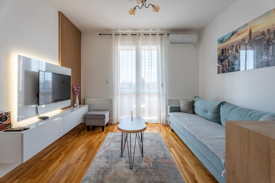 TV and multimedia, Balcony/Terrace, Living room, air conditioner