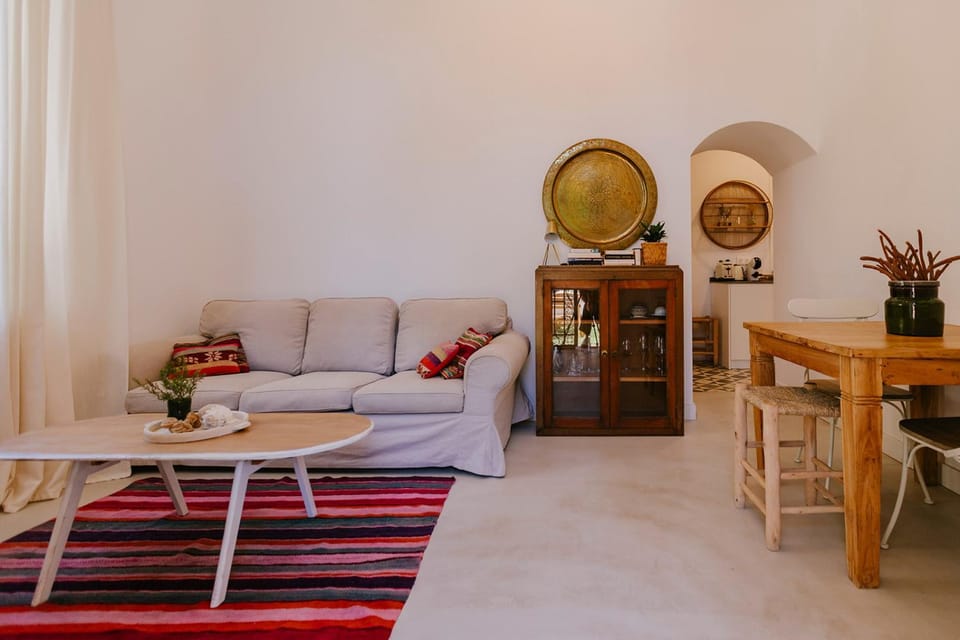 TV and multimedia, Living room, Dining area