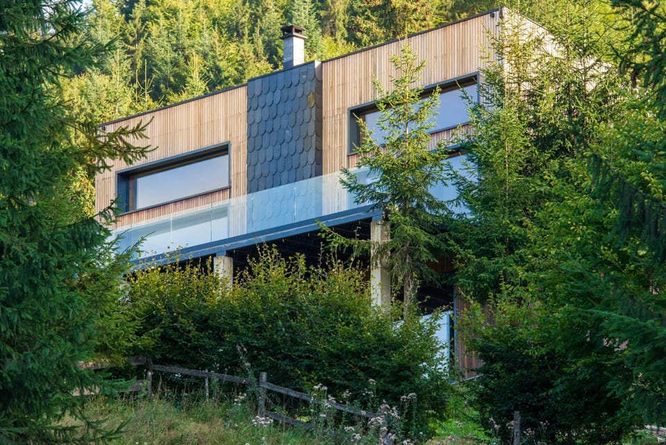 Property building, Day, Natural landscape, Garden, Garden view