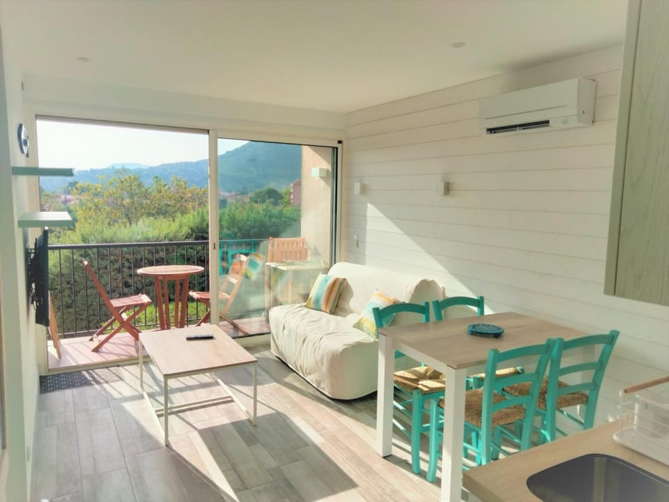 Balcony/Terrace, Living room