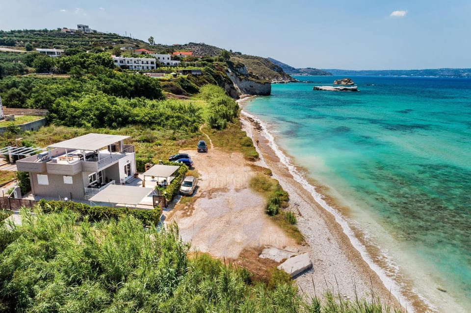 Property building, Nearby landmark, Neighbourhood, Natural landscape, Bird's eye view, Beach, Sea view