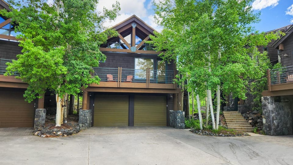 4BR Apres Ski & Golf Retreat with Hot Tub! House in Breckenridge