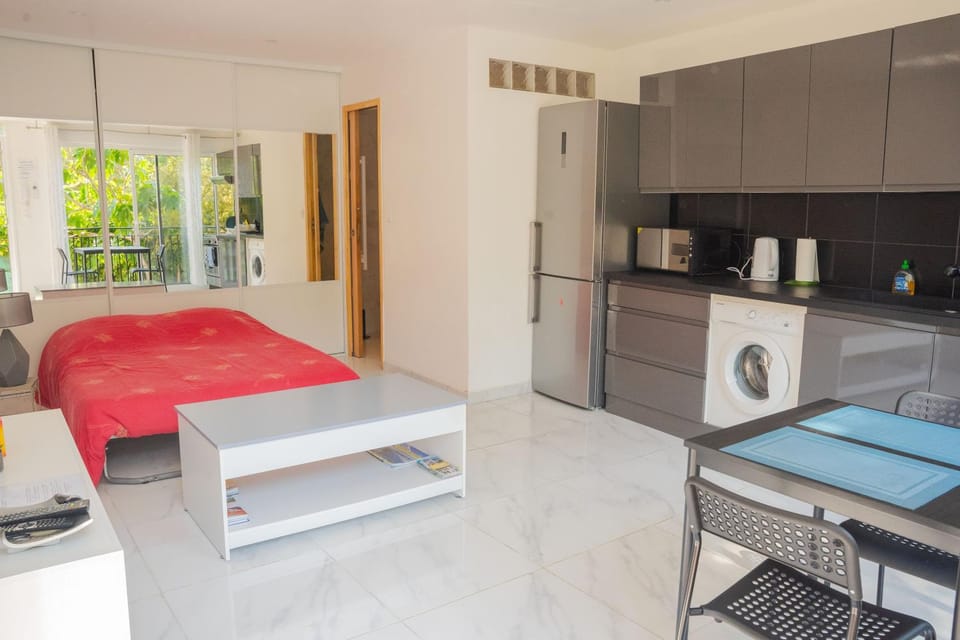 La Turbie, charmant logement. Apartment in French Riviera