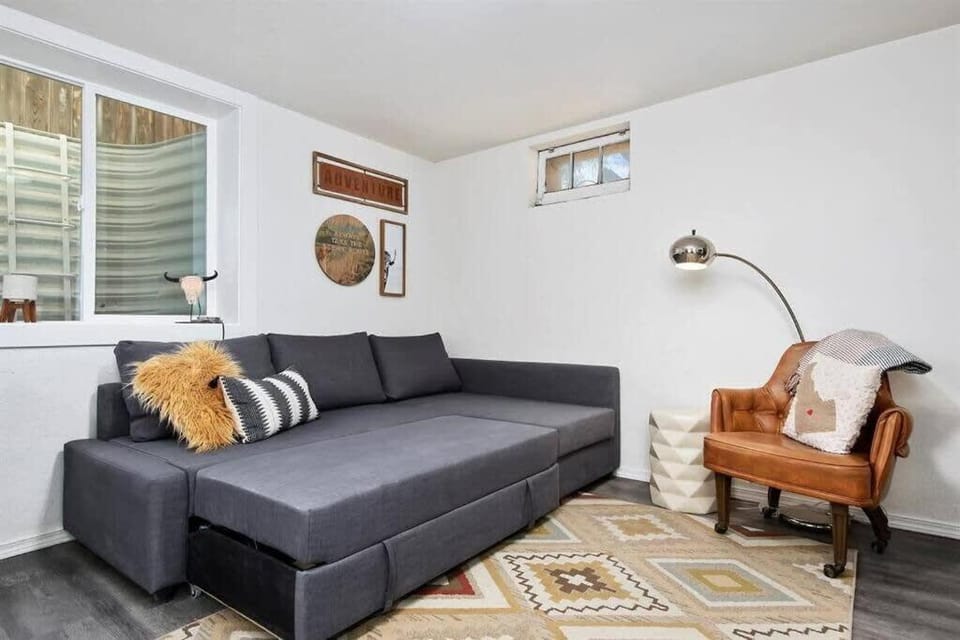 #StayinMyDistrict Twin Falls Pendleton Chic Suite Apartment in Twin Falls