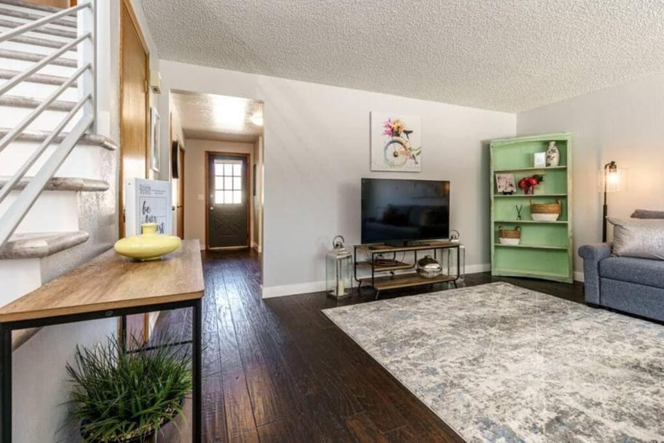 #StayInMyDistrict Cozy Central Boise Townhouse House in Boise