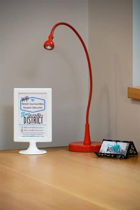#StayInMyDistrict Multnomah Village Modern Retreat Apartment in Portland