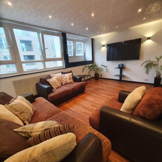 3Beds Family Friendly in London with good transport links Apartment in London