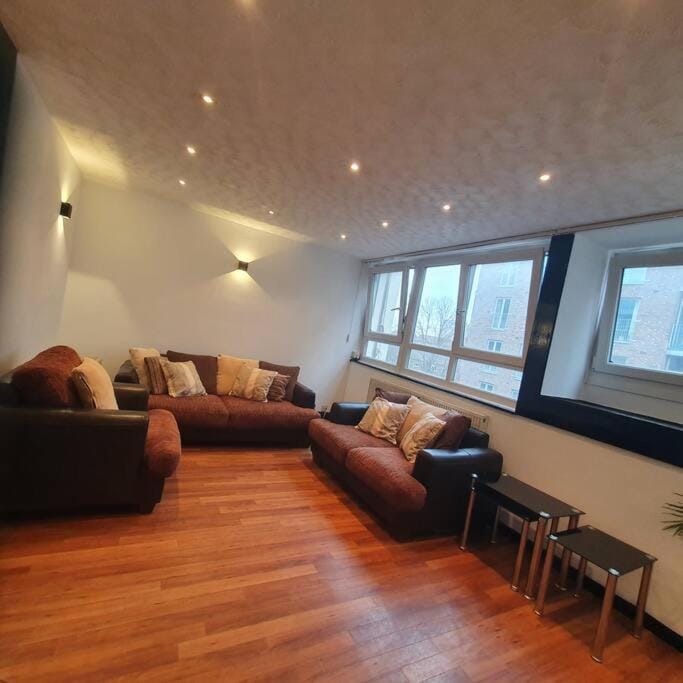 3Beds Family Friendly in London with good transport links Apartment in London
