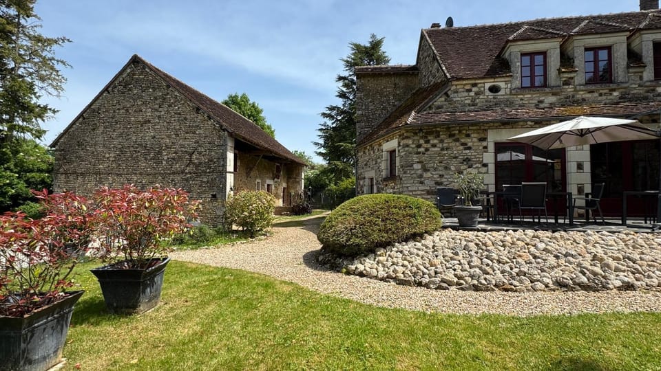 Property building, Garden, View (from property/room), Garden view