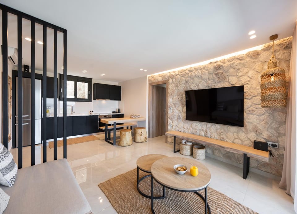 TV and multimedia, Kitchen or kitchenette, Living room, Seating area, Evening entertainment