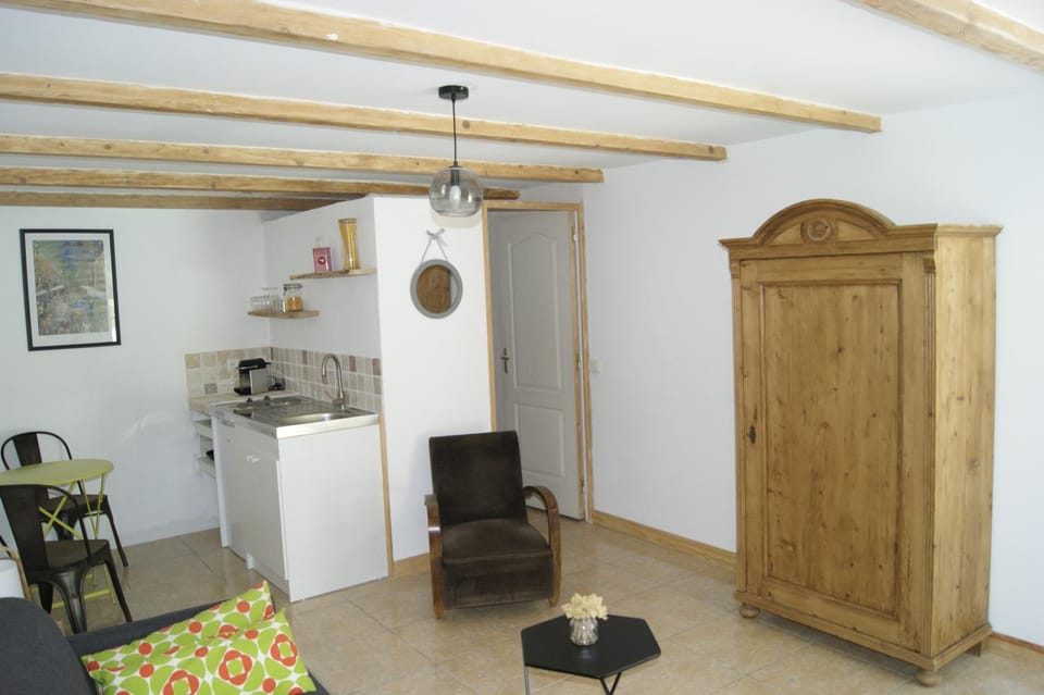 Studio avec piscine Apartment in Catalonia