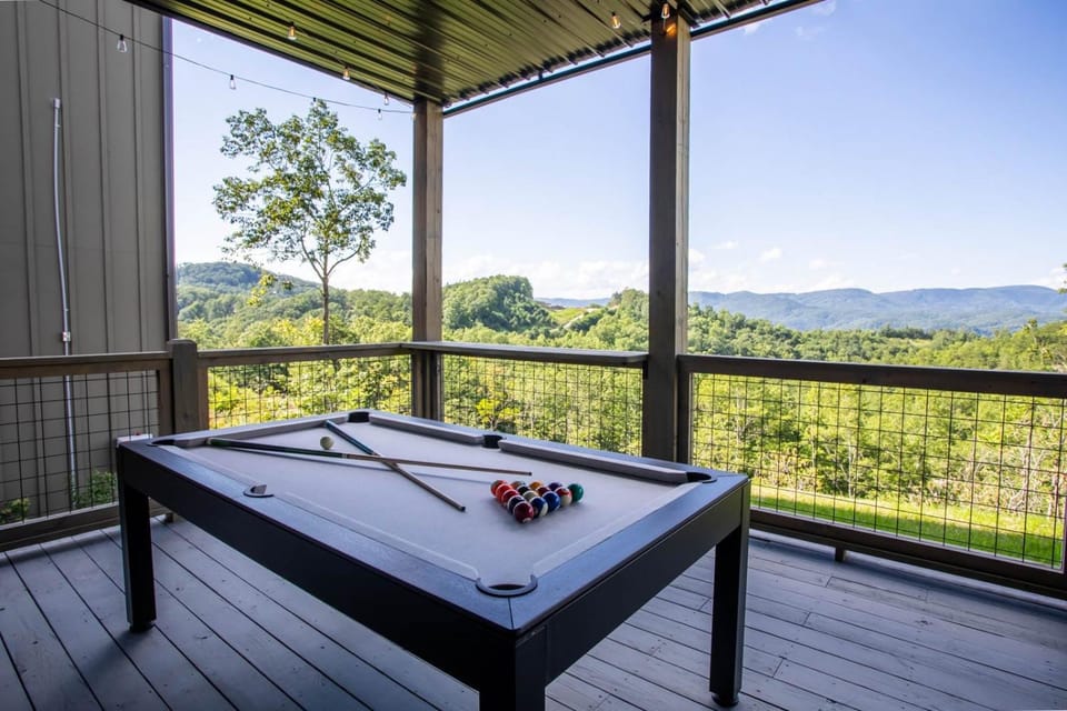 High Meadow Retreat House in Watauga