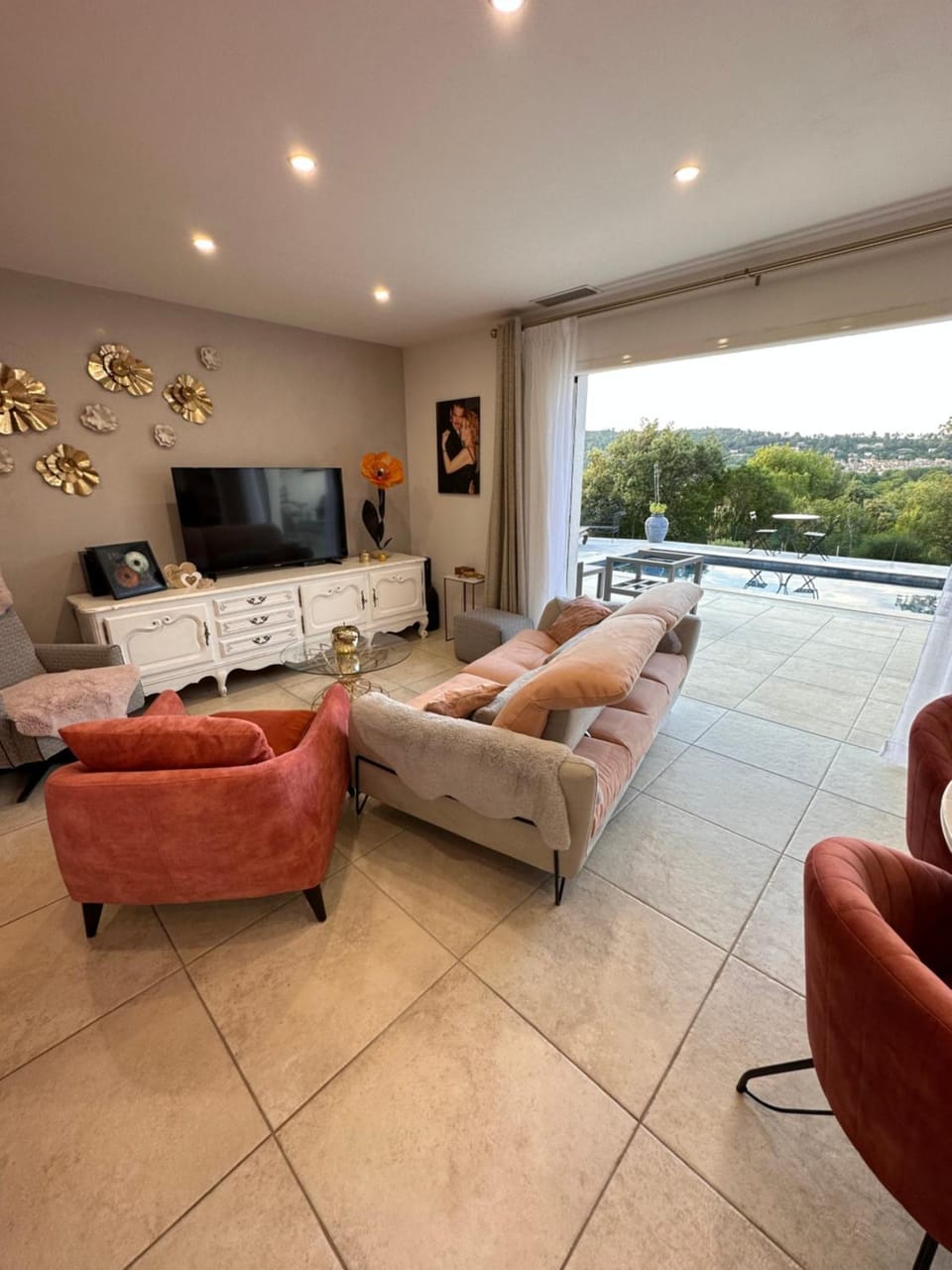 Natural landscape, TV and multimedia, View (from property/room), Living room