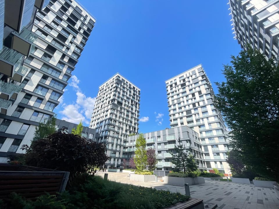 Property building, Day, Neighbourhood, City view, Street view