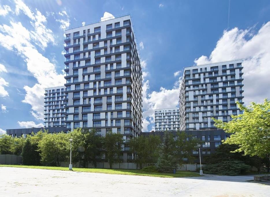 Property building, Day, City view