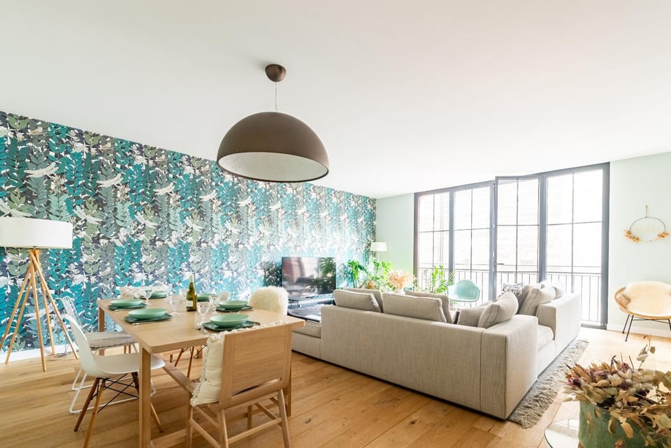 LE BOSTON - Hypercentre - 150 M 2- 7 Guest Apartment in Dijon