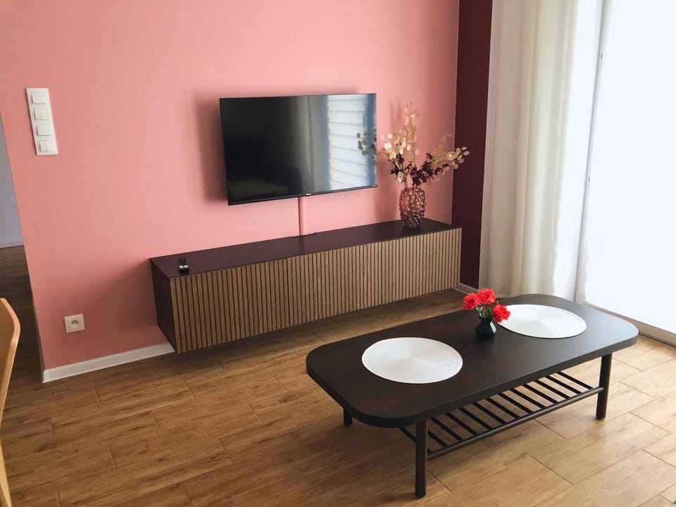 Communal lounge/ TV room, TV and multimedia