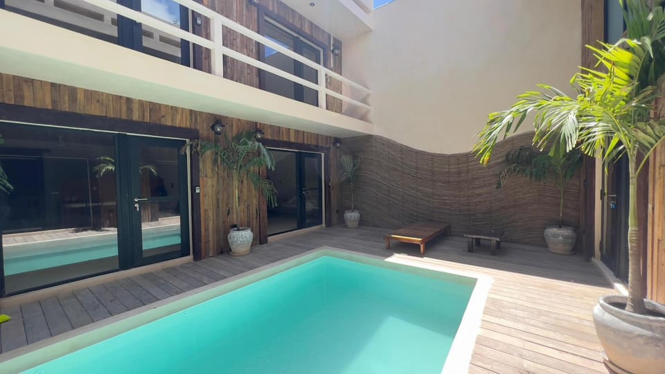 Patio, Pool view, Swimming pool, sunbed