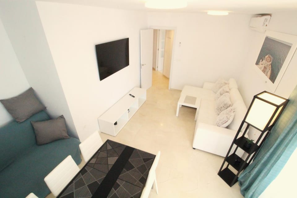 Communal lounge/ TV room, Living room, Seating area