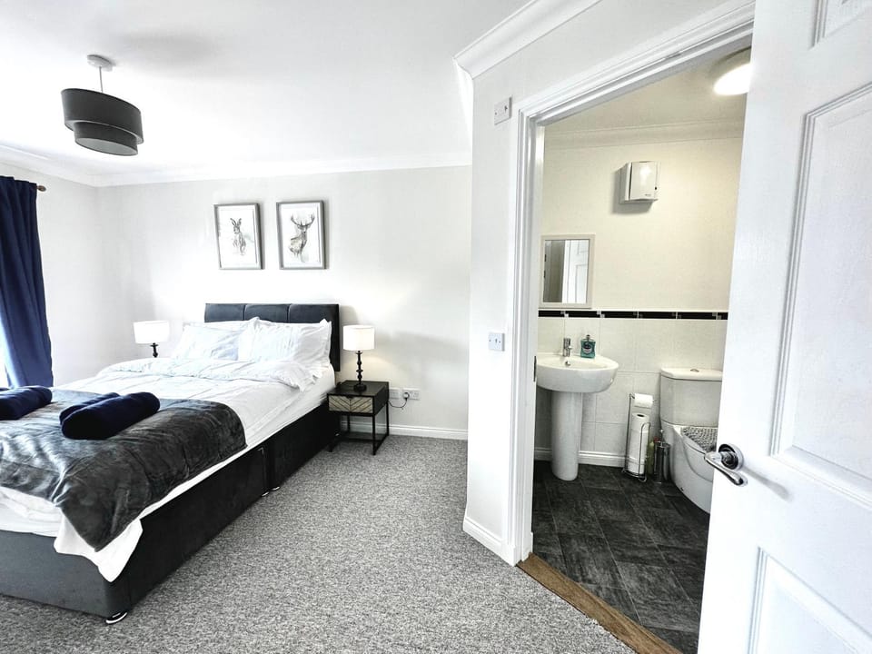 Riverview Apartment 2 bed, 2 bath, Free Parking / WiFi Apartment in Inverness