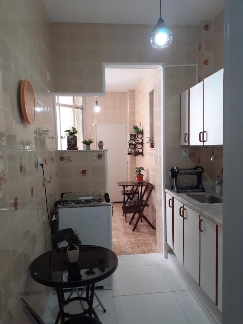 Apt. em Ipanema entre a praia e a Lagoa Apartment in Rio de Janeiro