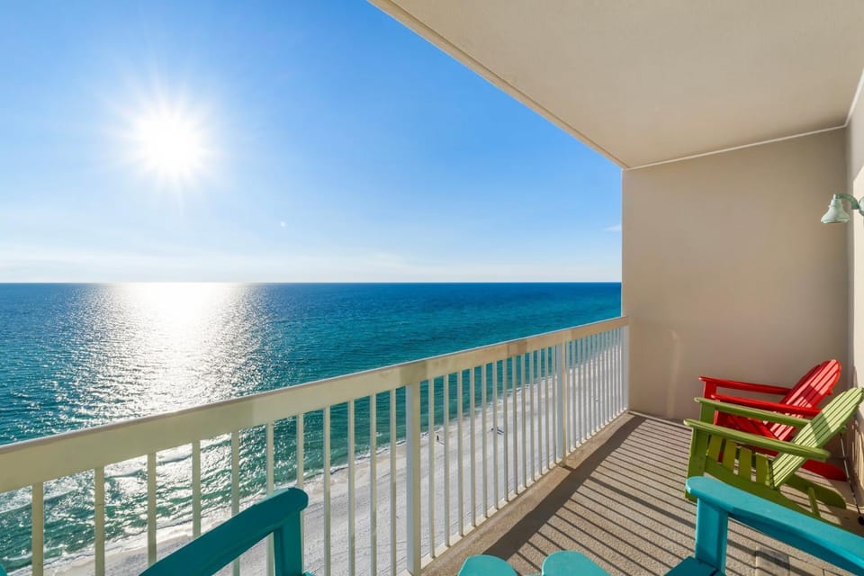 View (from property/room), Balcony/Terrace, Seating area, Sea view
