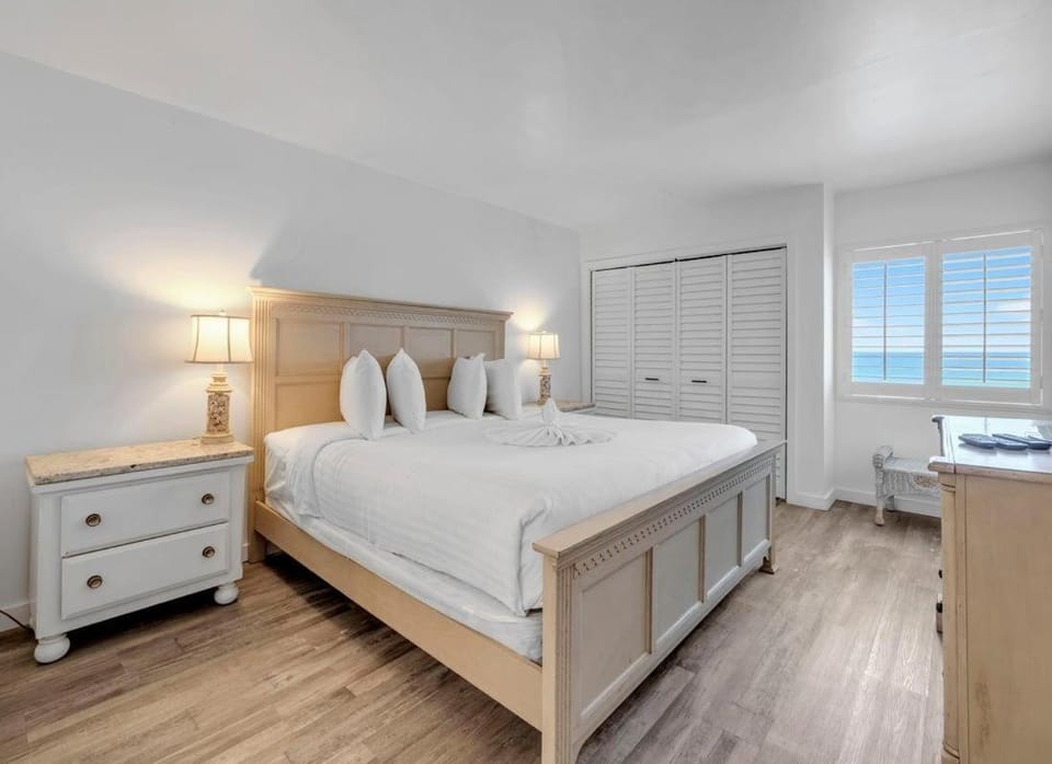 Holiday Surf and Racquet Unit 517 House in Destin