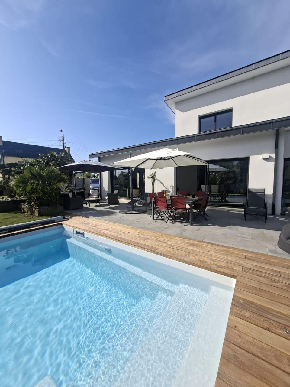 Patio, Dining area, Swimming pool