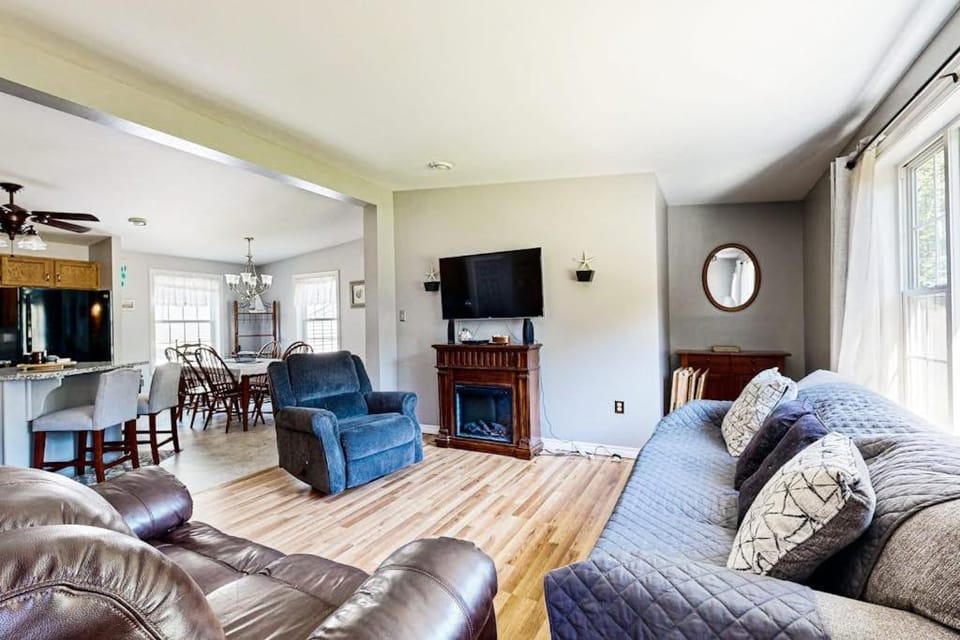 TV and multimedia, Living room, Seating area