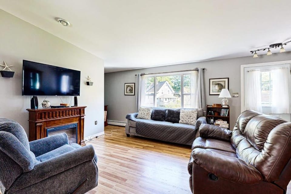 TV and multimedia, Living room, Seating area