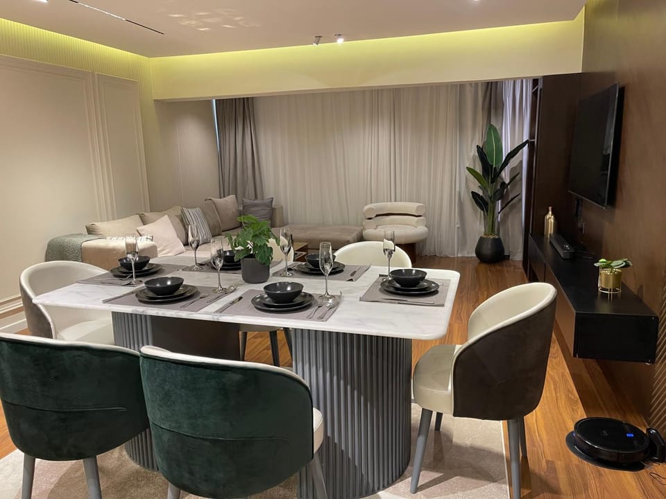 Living room, Seating area, Dining area