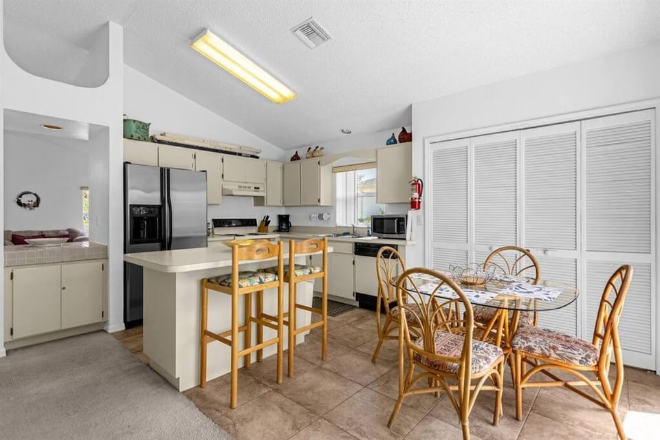 2974 Viscount Villa 3bed+ Pool&Spa House in Four Corners