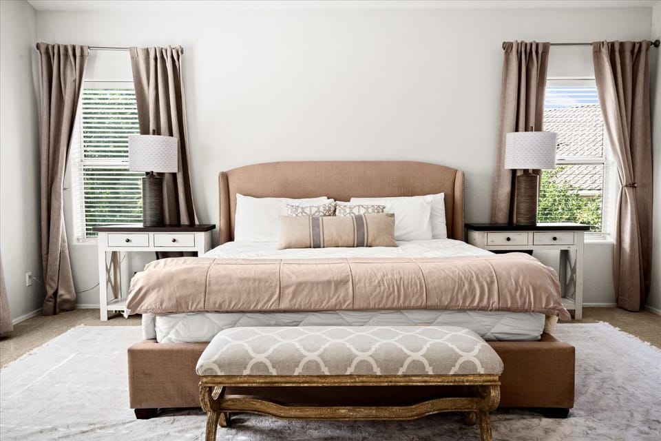 Scottsdale Escape - Pool, Spa, Firepit, & Pool Table House in Phoenix