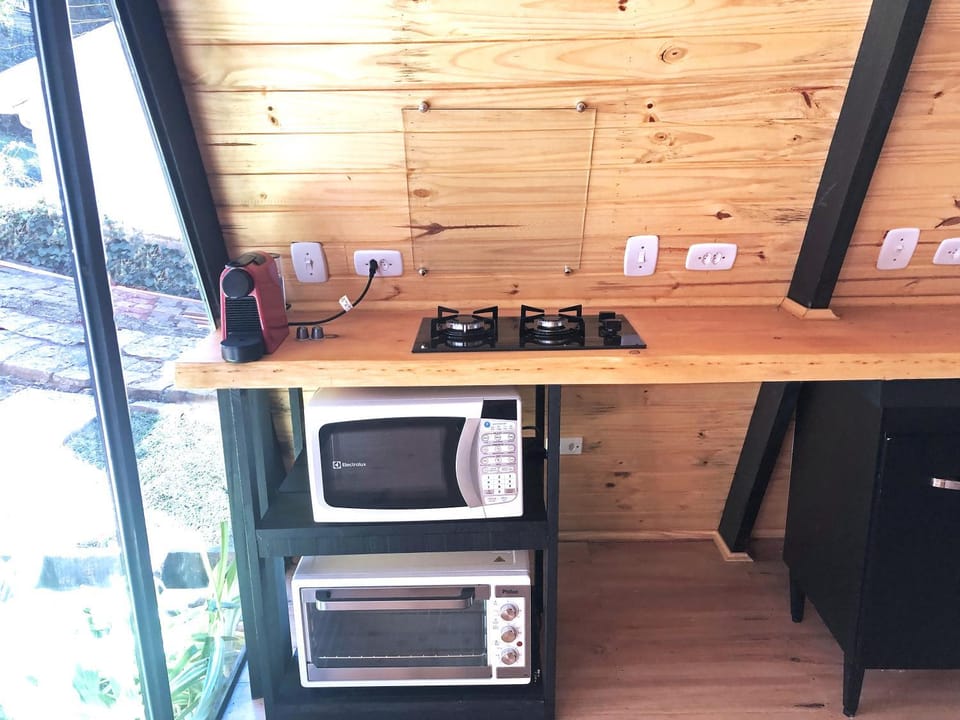 Coffee/tea facilities, Kitchen or kitchenette, minibar, oven, toaster