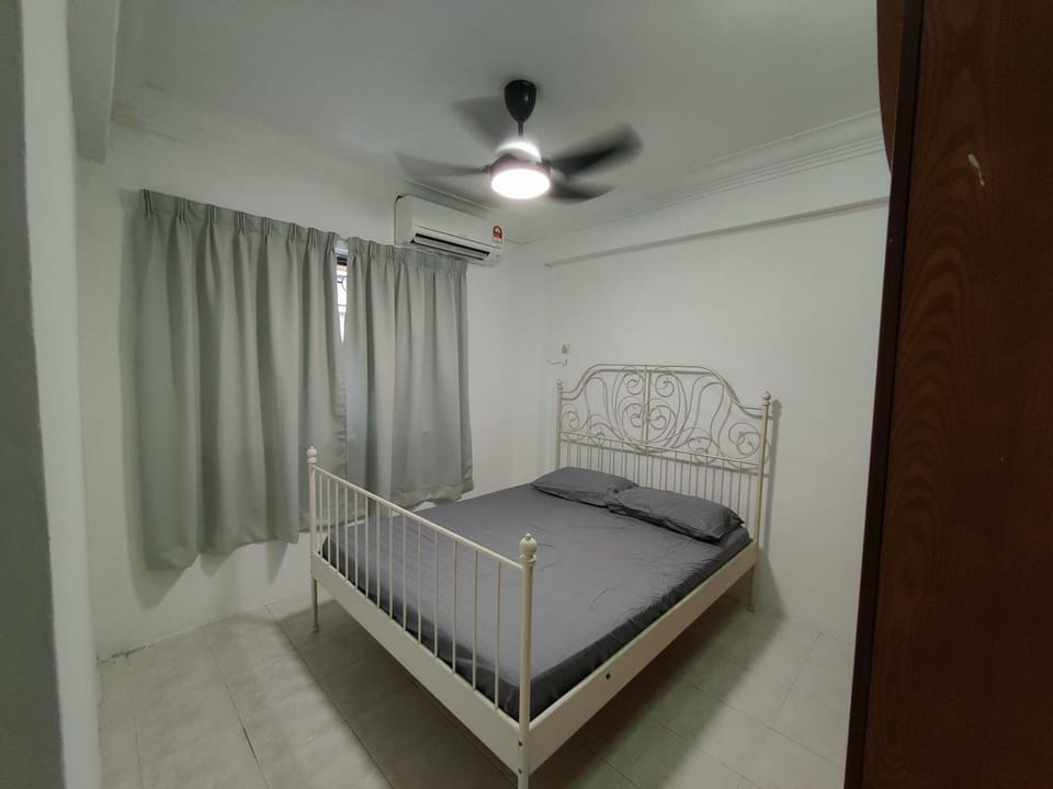 Bedroom, air conditioner
